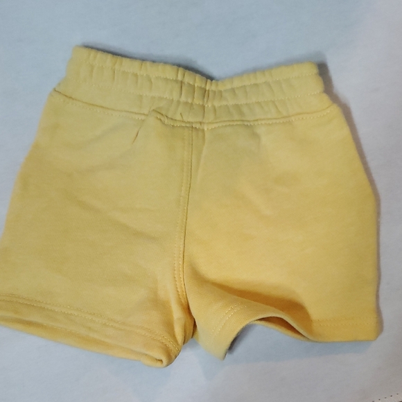 3-6M Yellow Baby Shorts with pockets - Picture 3 of 6